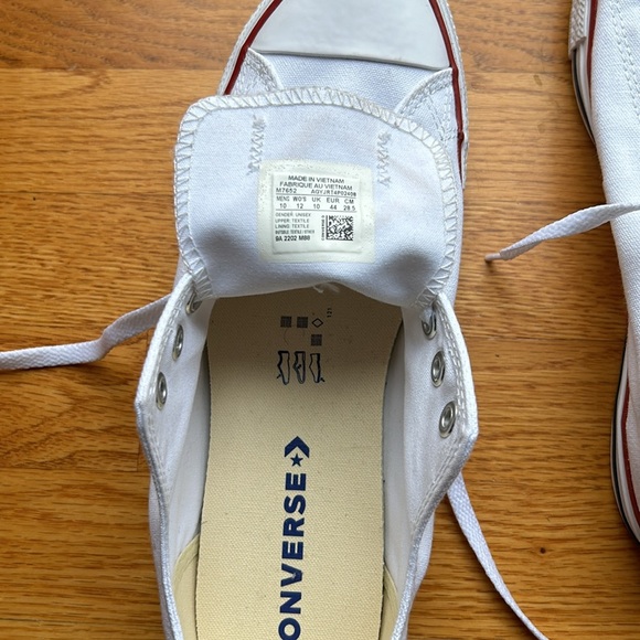 Converse sneakers, size 10, only worn once - Picture 5 of 5